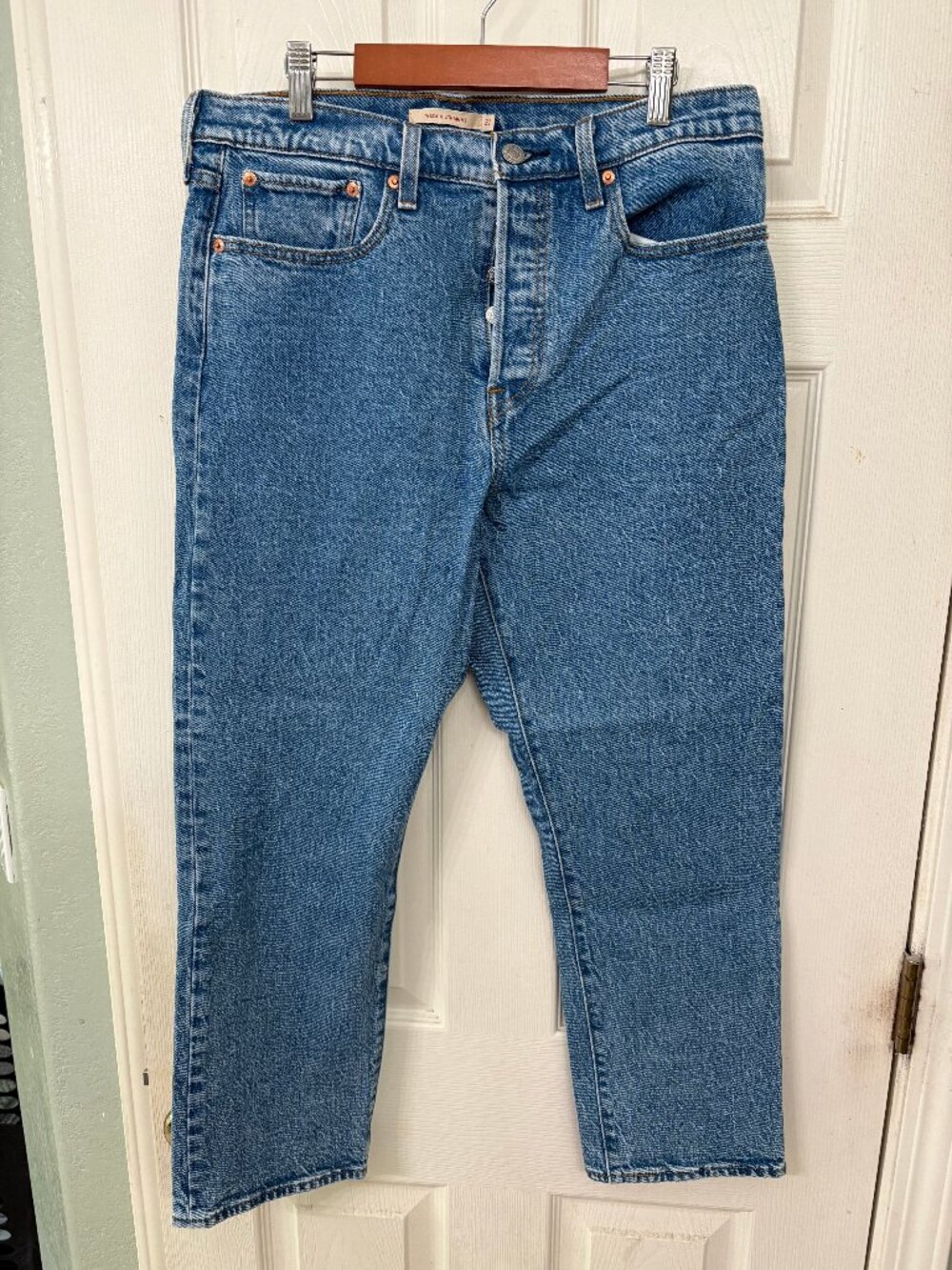 Levi’s Wedgie Straight Jeans High Rise Button Fly Medium Wash Size 31
